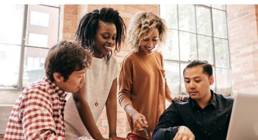 Equipe de 4 especialistas em registro de marca